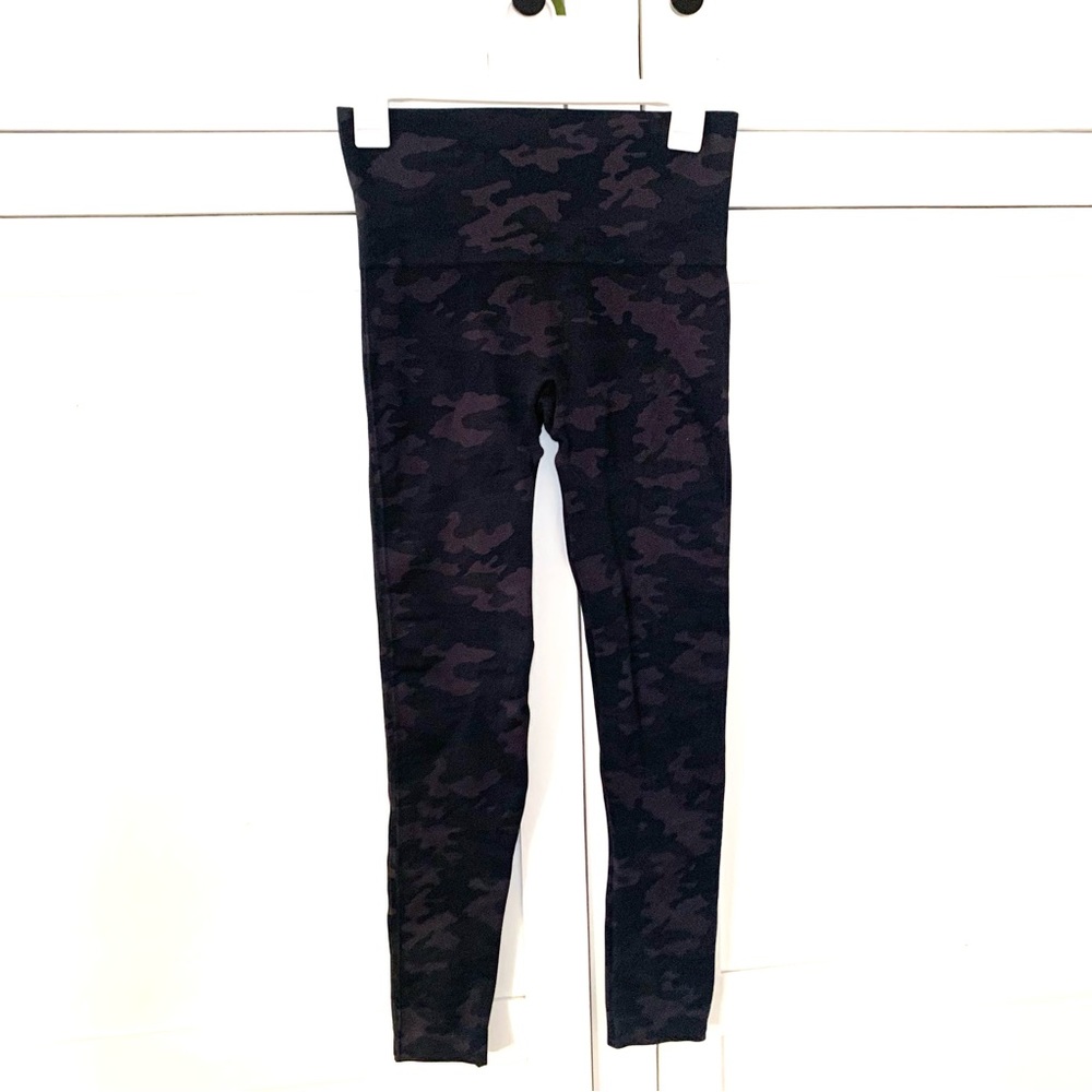 Spanx Purple/Green Camo Leggings Size Medium